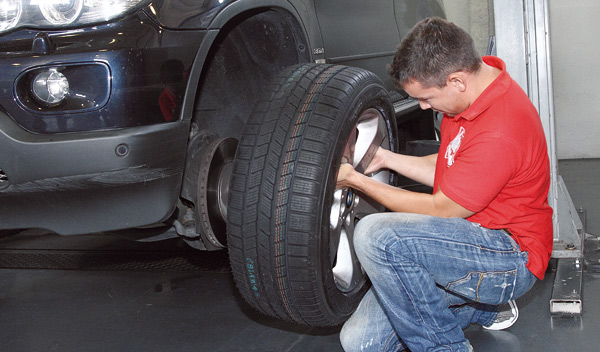 Compra Desmontadora De Llantas Para Rines Mikels DESMK-1020 online